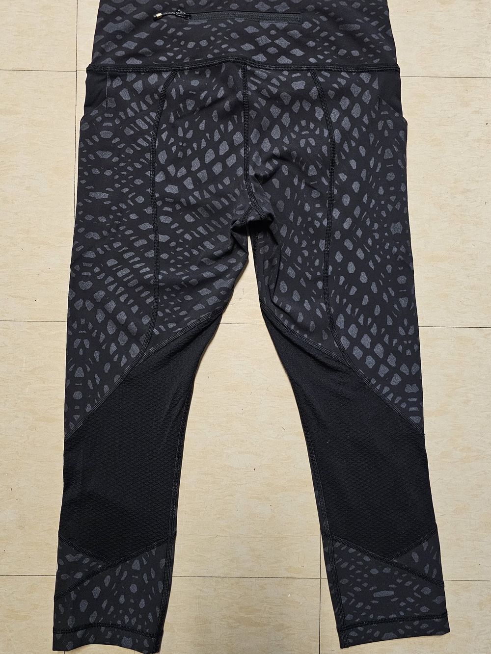 lululemon Cropped Running Leggings - Picture 2 of 4